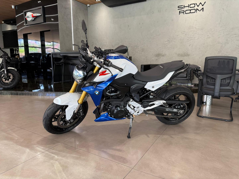 Foto do veículo BMW F 900 R SPORT F900 R SPORT PLUS 2024 1.244 KM 59.000,00