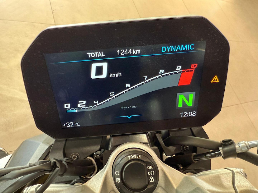 Foto do veículo BMW F 900 R SPORT F900 R SPORT PLUS 2024 1.244 KM 59.000,00