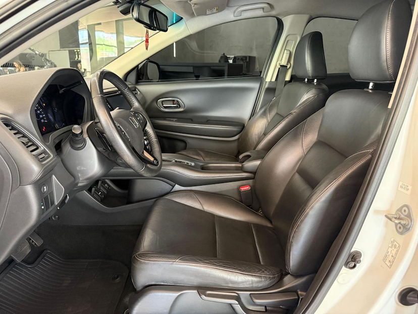 Foto do veículo HONDA HR-V HR-V TOURING 2018 147.900 KM 90.000,00