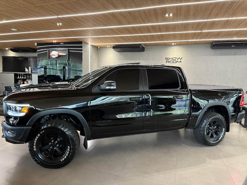 Foto do veículo RAM 1500  REBEL HEMI 2021 8.155 KM 379.000,00