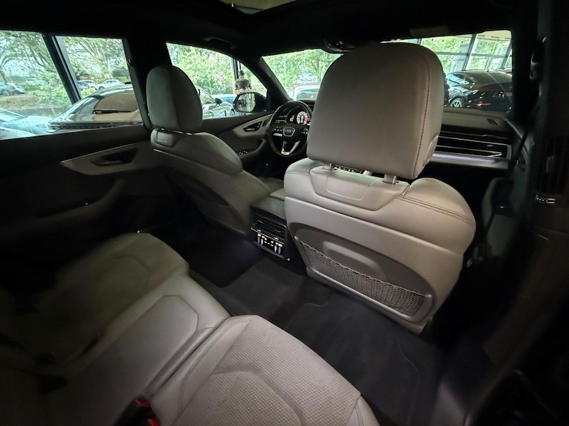 Foto do veículo AUDI Q8  3.0TFSI 2021 55.668 KM 399.000,00