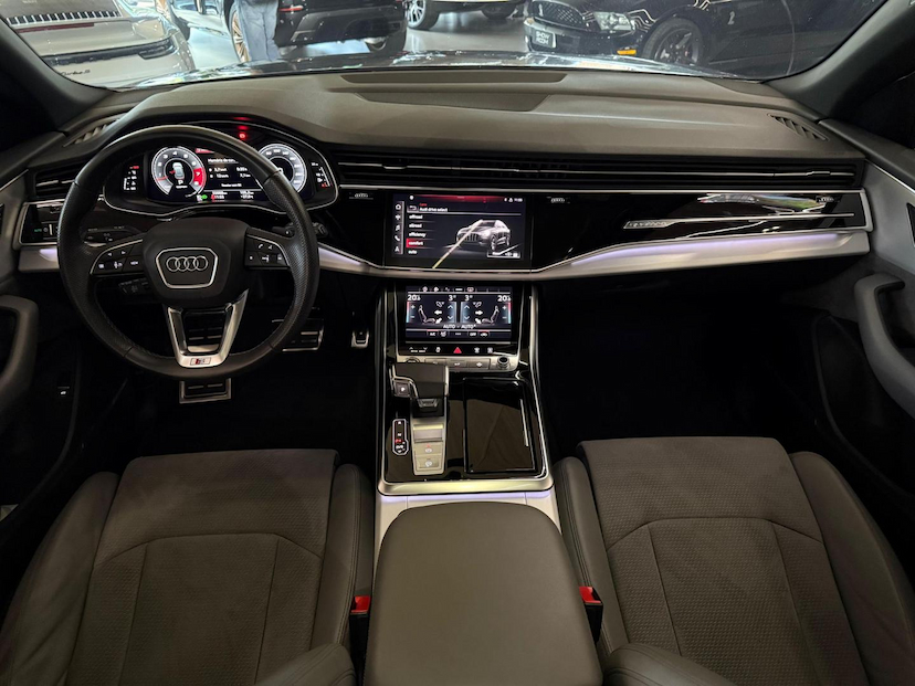 Foto do veículo AUDI Q8  3.0TFSI 2021 55.668 KM 399.000,00