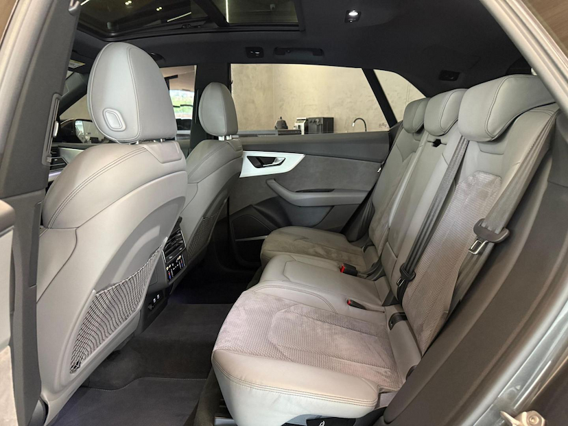Foto do veículo AUDI Q8  3.0TFSI 2021 55.668 KM 399.000,00