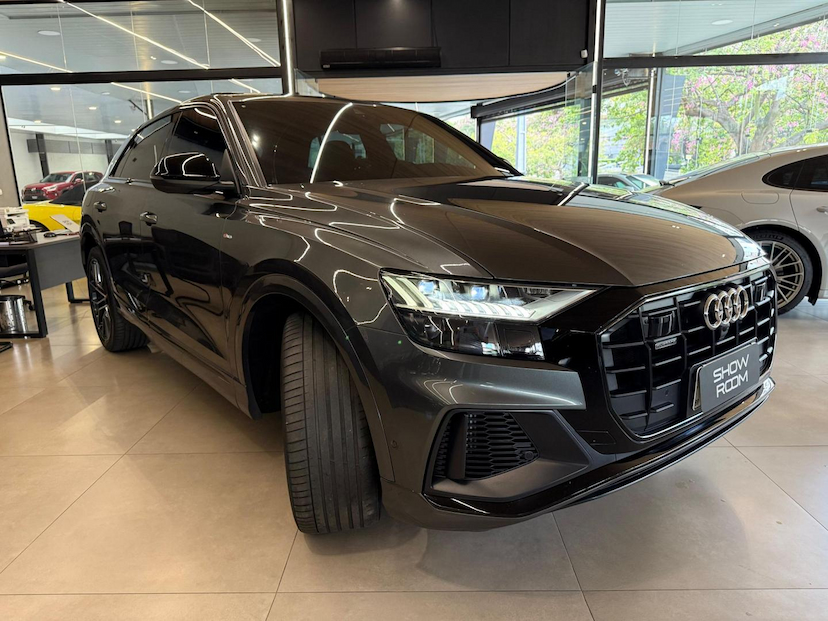 Foto do veículo AUDI Q8  3.0TFSI 2021 55.668 KM 399.000,00