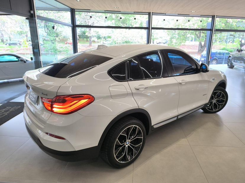 Foto do veículo BMW X4  XDRIVE28I 2015 85.228 KM 129.000,00