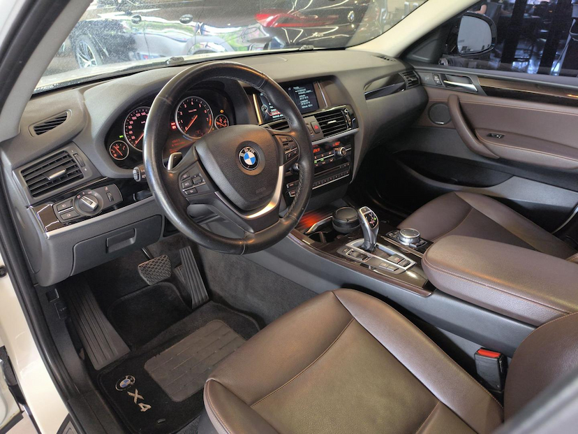 Foto do veículo BMW X4  XDRIVE28I 2015 85.228 KM 129.000,00