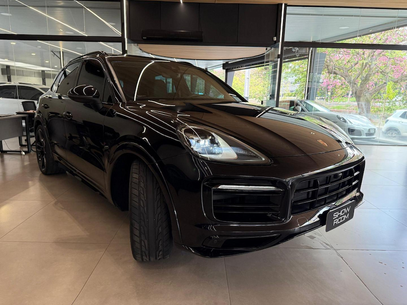 Foto do veículo PORSCHE CAYENNE  PHEV 2022 28.269 KM 540.000,00