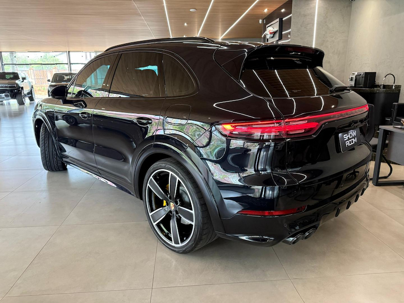 Foto do veículo PORSCHE CAYENNE  PHEV 2022 28.269 KM 540.000,00