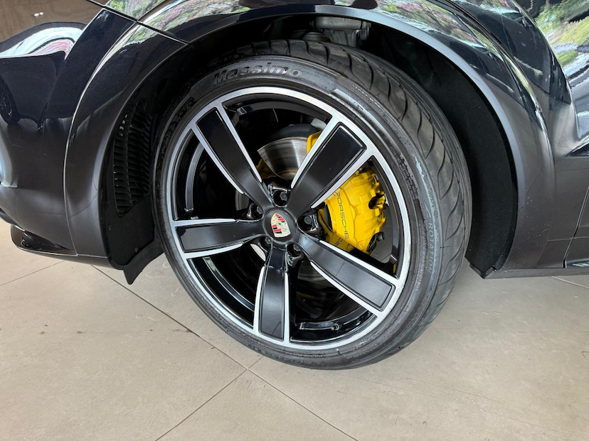 Foto do veículo PORSCHE CAYENNE  PHEV 2022 28.269 KM 540.000,00
