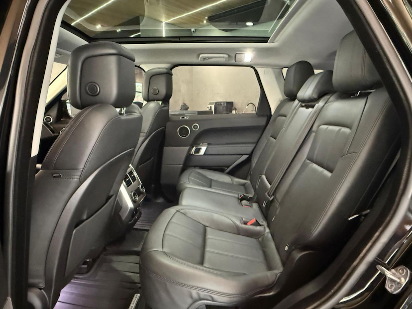 Foto do veículo LAND ROVER RANGE ROVER LR R.R SPT 3.0 TD HSE 2021 59.457 KM 379.000,00