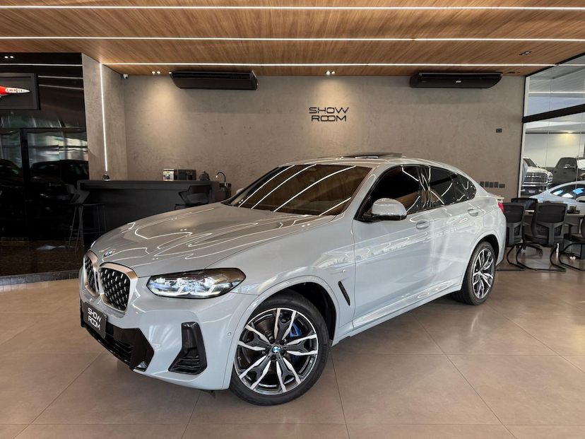 Foto do veículo BMW X4  XDRIVE30I 2024 19.500 KM 399.000,00