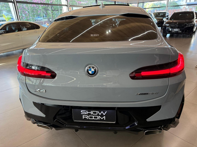 Foto do veículo BMW X4  XDRIVE30I 2024 19.500 KM 399.000,00