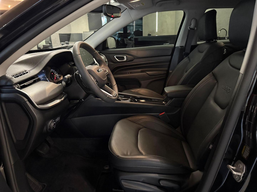 Foto do veículo JEEP COMPASS  LONG TF 2024 13.863 KM 159.000,00
