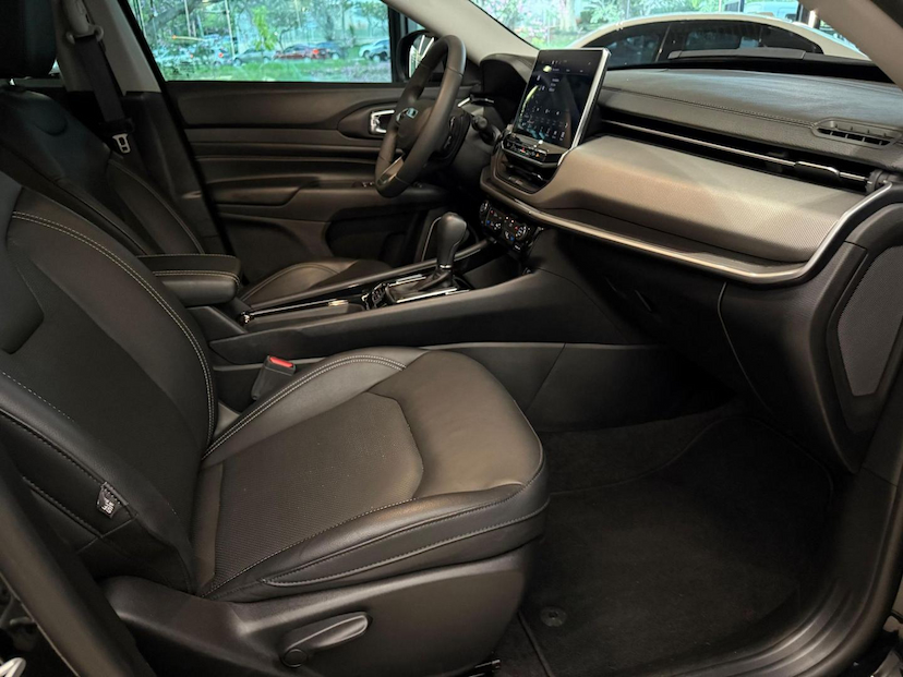 Foto do veículo JEEP COMPASS  LONG TF 2024 13.863 KM 159.000,00