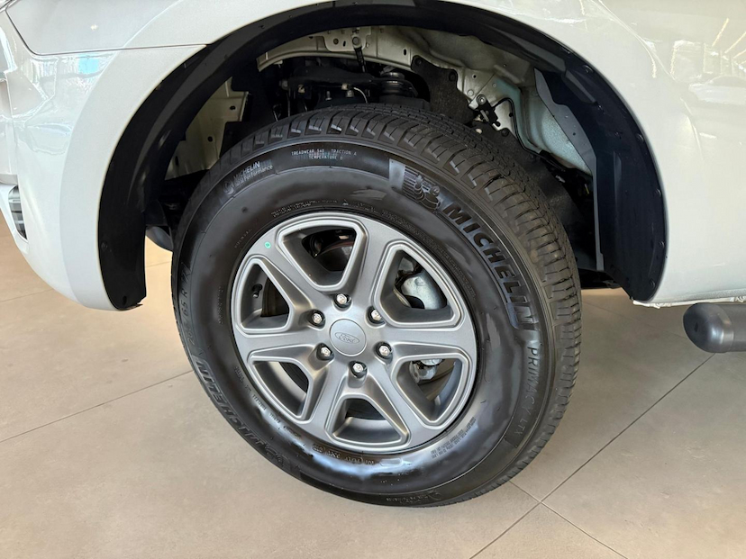 Foto do veículo FORD ROYALE  XLSCD2A22 2020 69.699 KM 145.000,00