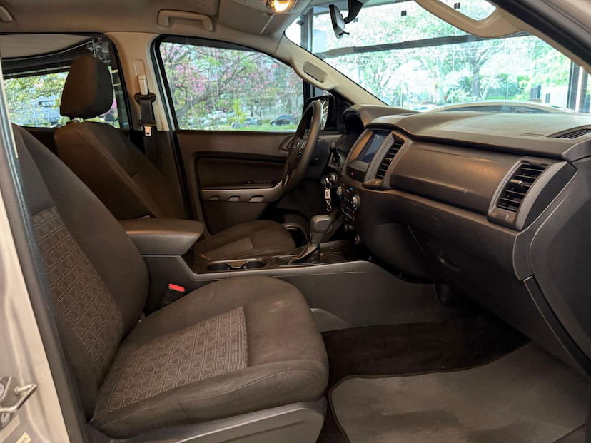 Foto do veículo FORD ROYALE  XLSCD2A22 2020 69.699 KM 145.000,00