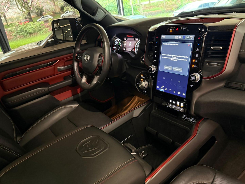 Foto do veículo RAM 1500  REBEL HEMI 2022 23.975 KM 369.000,00