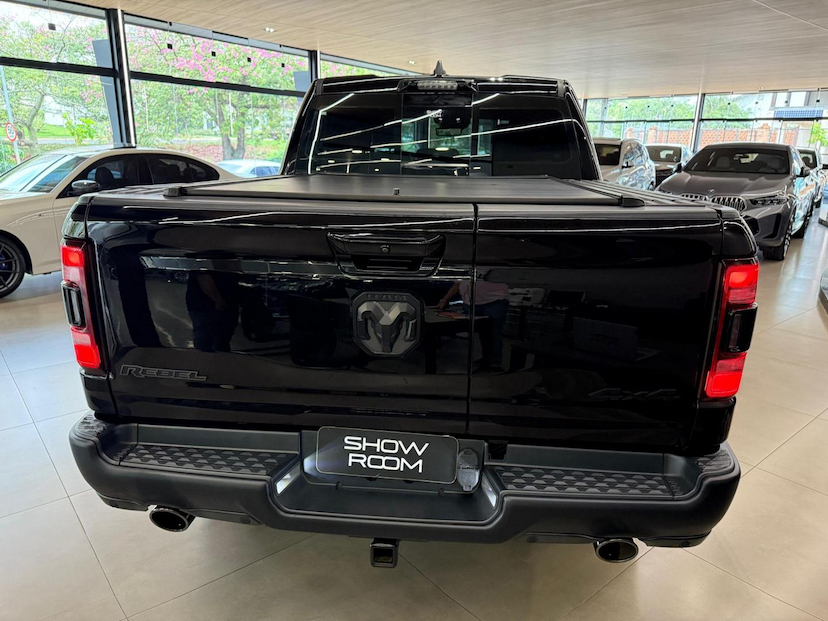Foto do veículo RAM 1500  REBEL HEMI 2022 23.975 KM 369.000,00