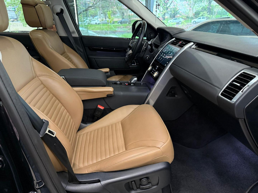 Foto do veículo LAND ROVER DISCOVERY DISC D300 HSE 2021 52.000 KM 380.000,00