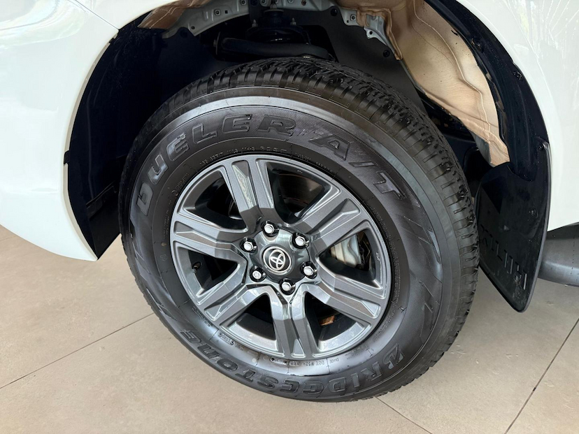 Foto do veículo TOYOTA HILUX  CDSR A4FD 2022 10.066 KM 220.000,00