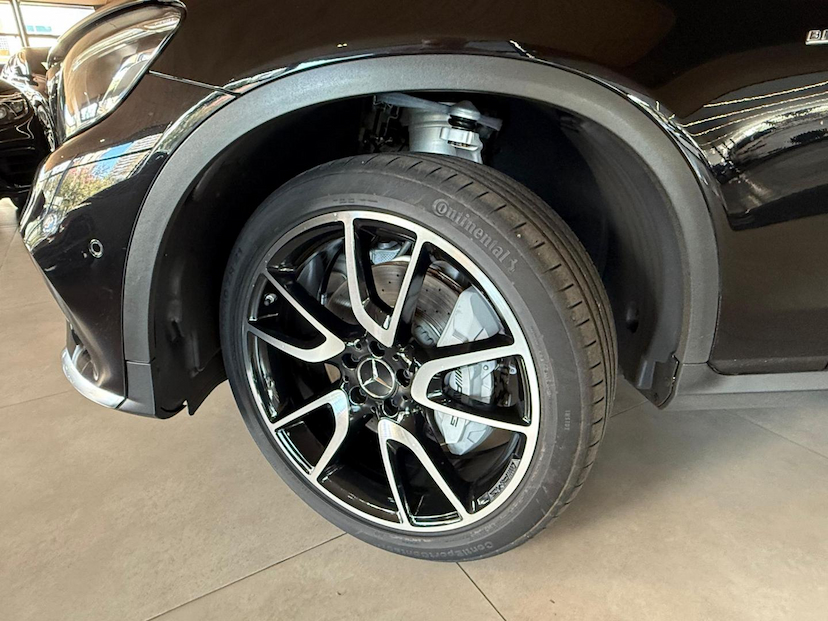 Foto do veículo MERCEDES-BENZ GLC 43 AMG  CO 2019 46.996 KM 285.000,00