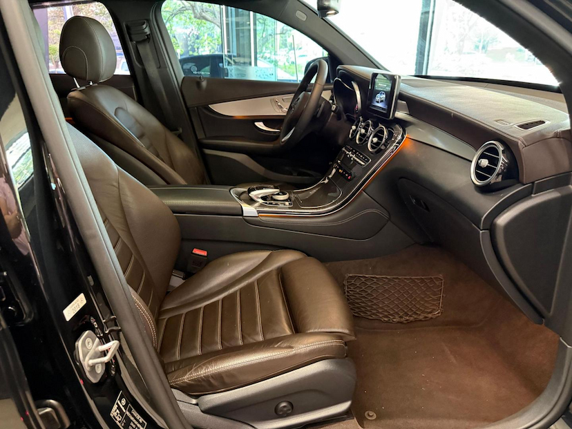 Foto do veículo MERCEDES-BENZ GLC 43 AMG  CO 2019 46.996 KM 285.000,00