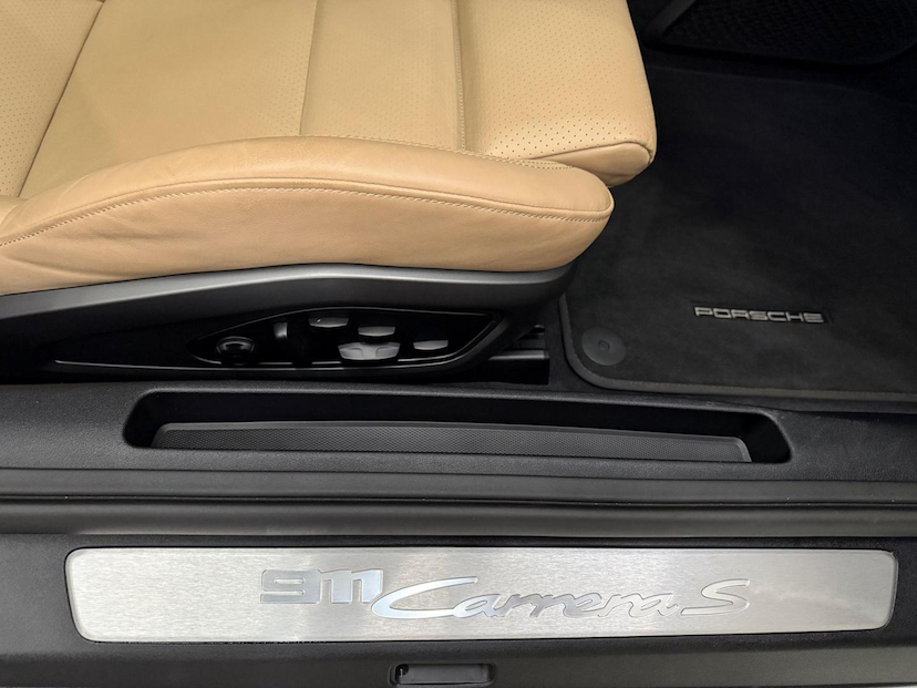 Foto do veículo PORSCHE 911  CARRERA S 2021 14.514 KM 839.000,00