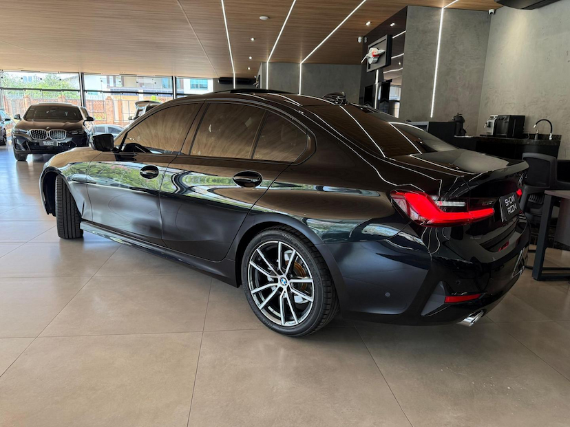 Foto do veículo BMW 320I   ACTIVE FLEX 2021 16.511 KM 209.000,00