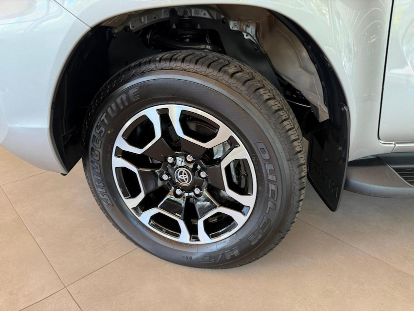 Foto do veículo TOYOTA HILUX  CDSRXA4FD 2023 6.471 KM 280.000,00