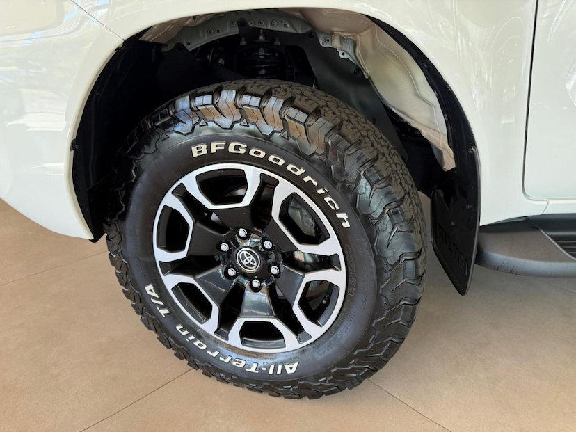 Foto do veículo TOYOTA HILUX  CDSRVA4FD 2022 43.000 KM 219.000,00