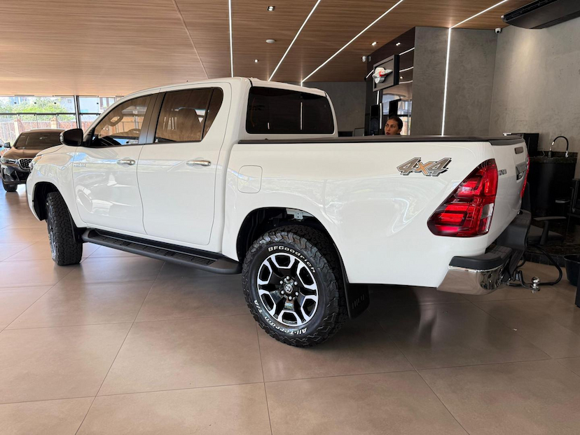 Foto do veículo TOYOTA HILUX  CDSRVA4FD 2022 43.000 KM 219.000,00