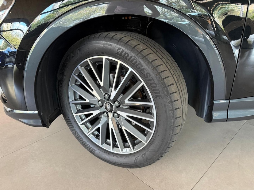 Foto do veículo AUDI Q3  1.4TFSI 2021 22.340 KM 199.000,00