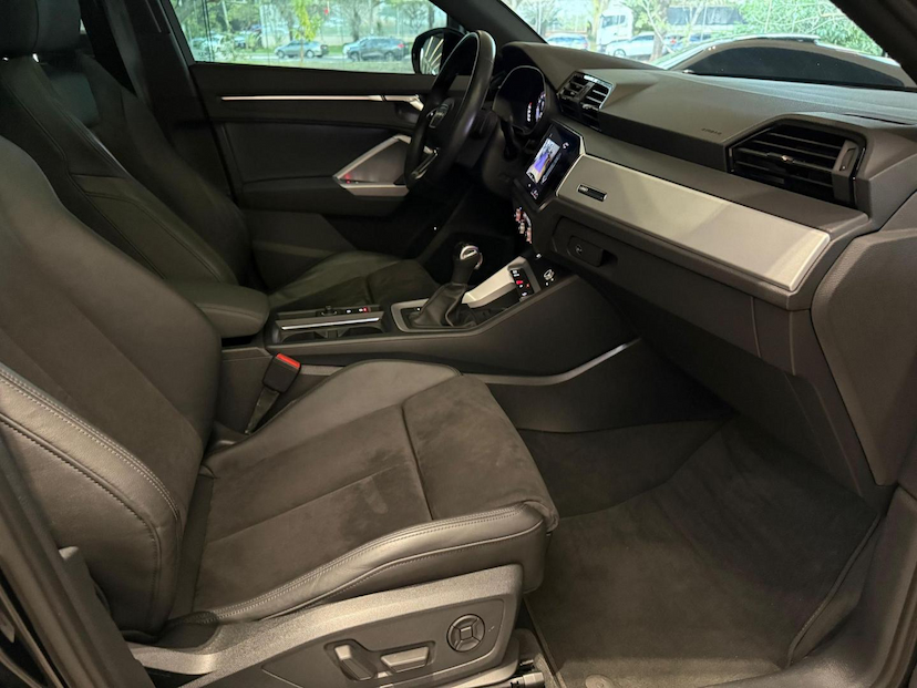 Foto do veículo AUDI Q3  1.4TFSI 2021 22.340 KM 199.000,00