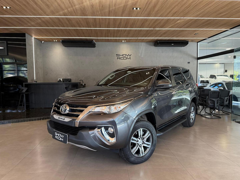 Foto do veículo TOYOTA HILUX  SWSRVA2HF 2020 39.261 KM 205.000,00