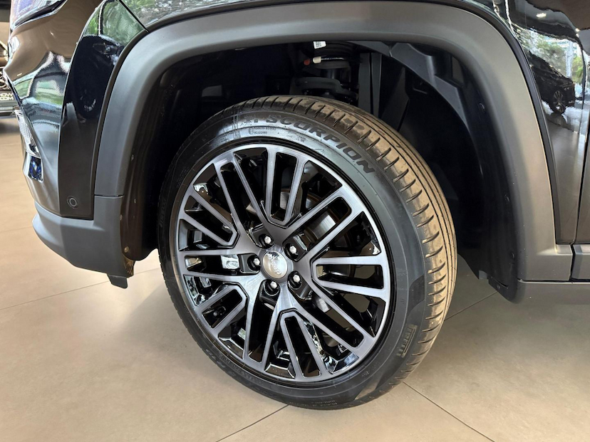 Foto do veículo JEEP COMPASS  LIMITED TF 2023 14.410 KM 165.000,00