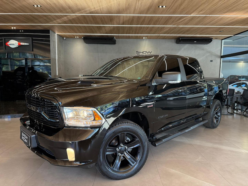 Foto do veículo RAM CLASSIC  LAIE 2022 35.619 KM 269.000,00