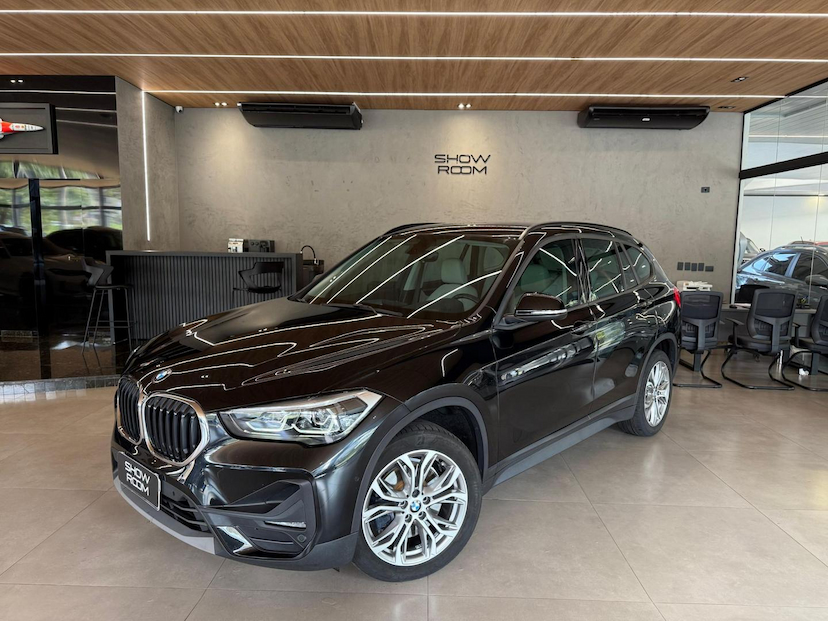 Foto do veículo BMW X1  S20I ACTIVEFLEX 2022 34.486 KM 180.000,00