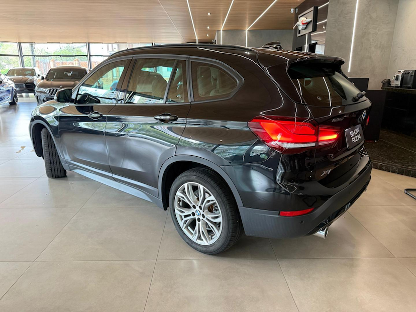 Foto do veículo BMW X1  S20I ACTIVEFLEX 2022 34.486 KM 180.000,00