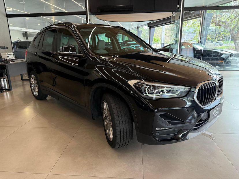 Foto do veículo BMW X1  S20I ACTIVEFLEX 2022 34.486 KM 180.000,00