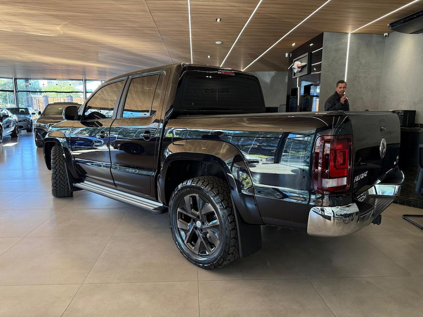Foto do veículo VOLKSWAGEN AMAROK  HIGHLINE CD 3.0 4X4 TB DIES. AUT. 2023 22.700 KM 239.000,00