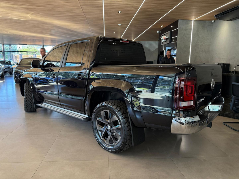 Foto do veículo VOLKSWAGEN AMAROK  HIGHLINE CD 3.0 4X4 TB DIES. AUT. 2023 22.700 KM 239.000,00