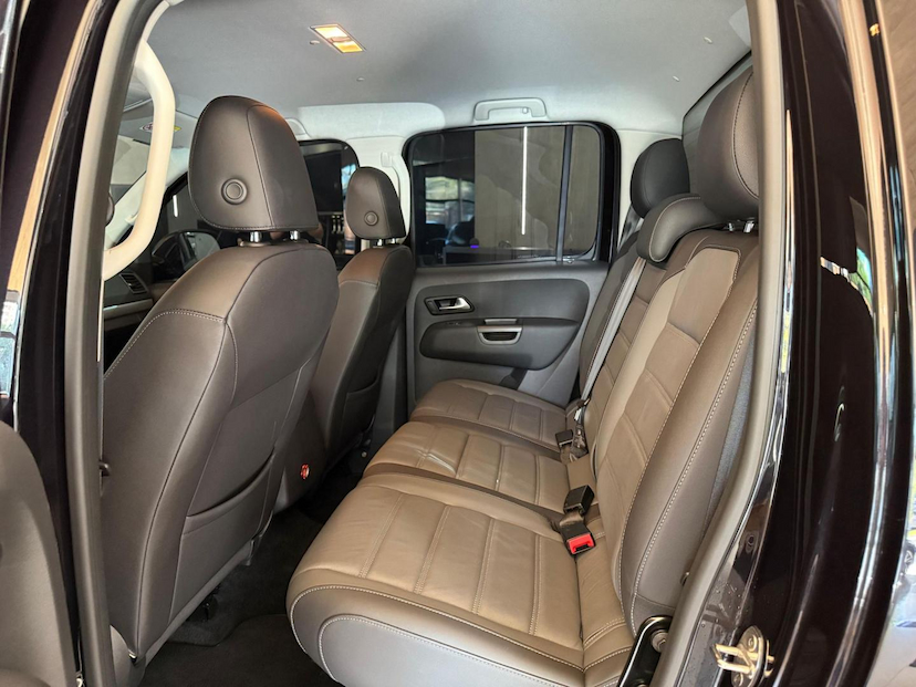 Foto do veículo VOLKSWAGEN AMAROK  HIGHLINE CD 3.0 4X4 TB DIES. AUT. 2023 22.700 KM 239.000,00