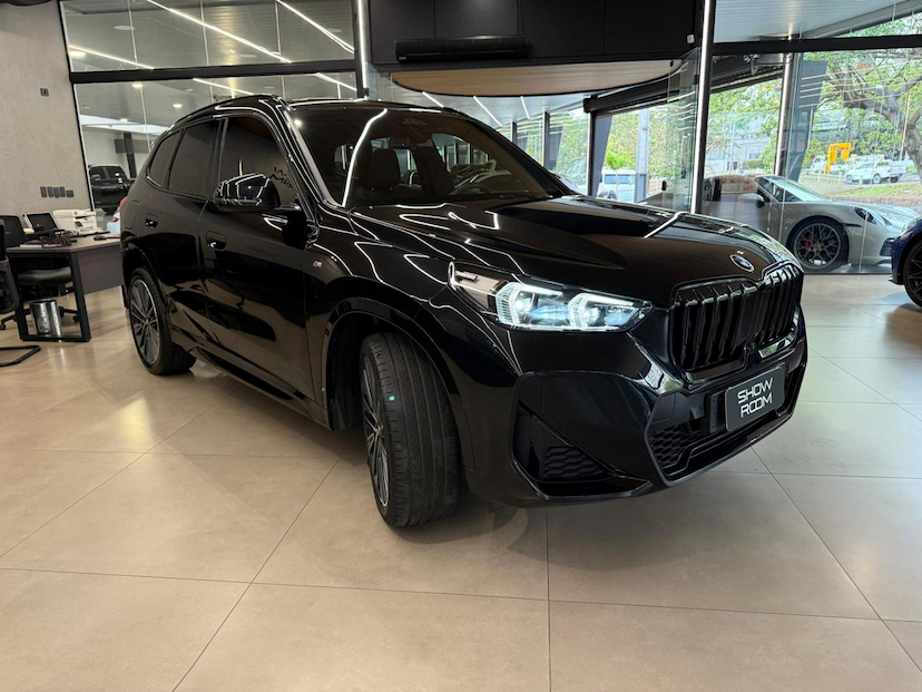 Foto do veículo BMW X1  S20I M SPORT 2023 21.350 KM 309.000,00