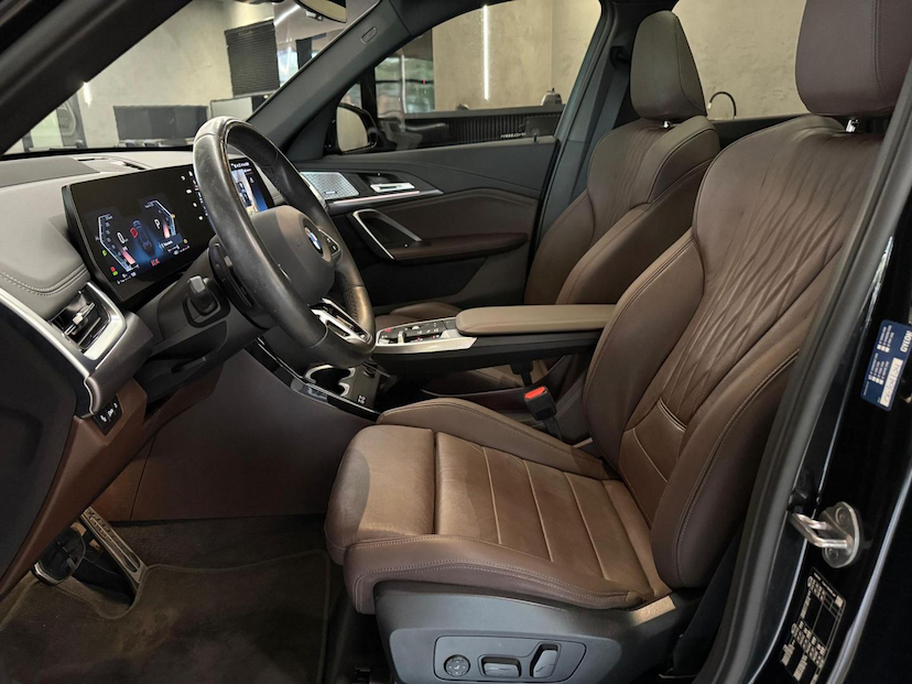 Foto do veículo BMW X1  S20I M SPORT 2023 21.350 KM 309.000,00