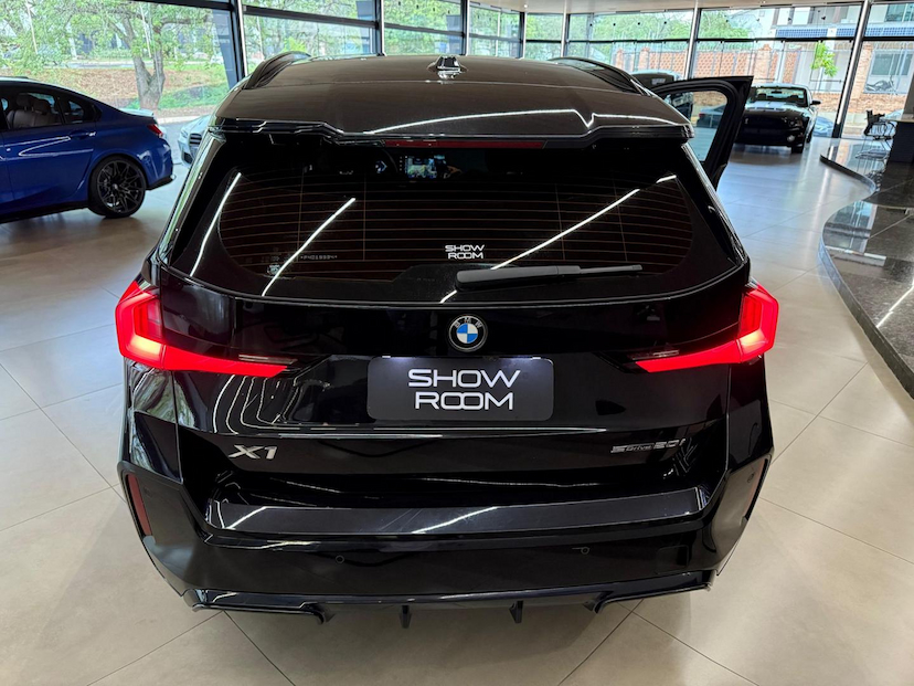 Foto do veículo BMW X1  S20I M SPORT 2023 21.350 KM 309.000,00