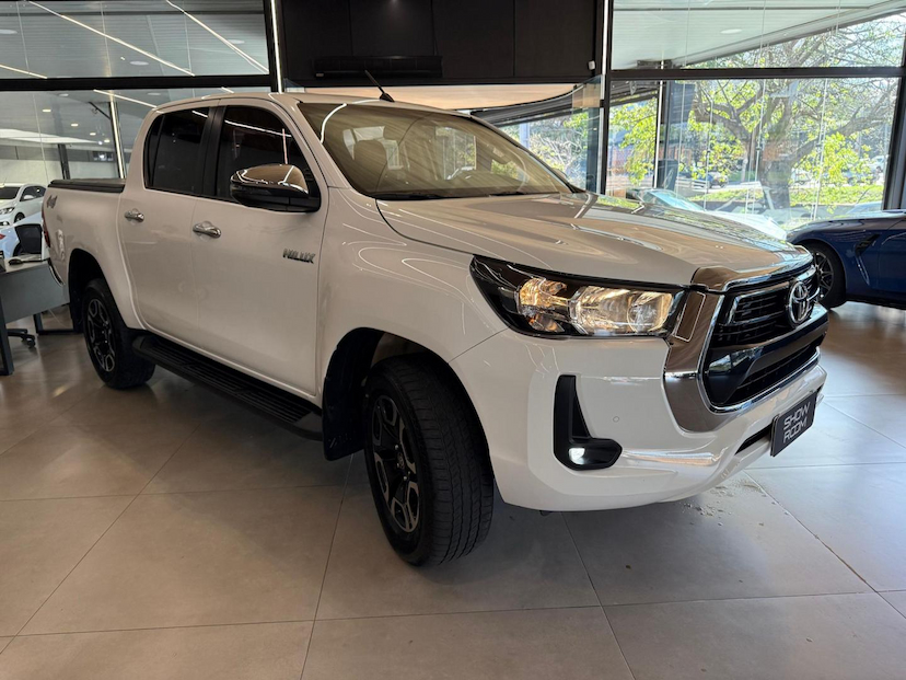 Foto do veículo TOYOTA HILUX  CDSRVA4FD 2024 44.186 KM 249.000,00