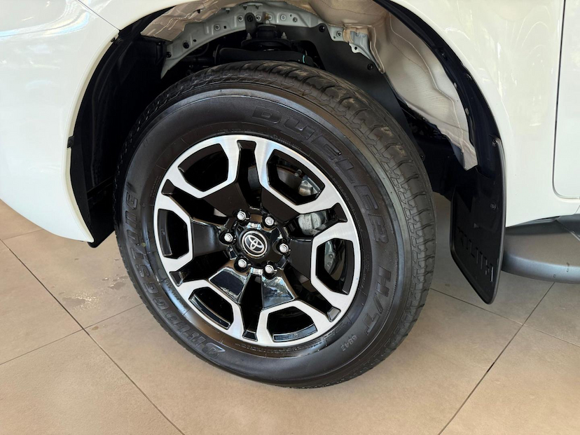 Foto do veículo TOYOTA HILUX  CDSRVA4FD 2024 44.186 KM 249.000,00