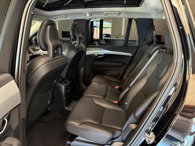 Foto do veículo VOLVO XC90  T8 MOMENTUM 2021 41.710 KM 295.000,00