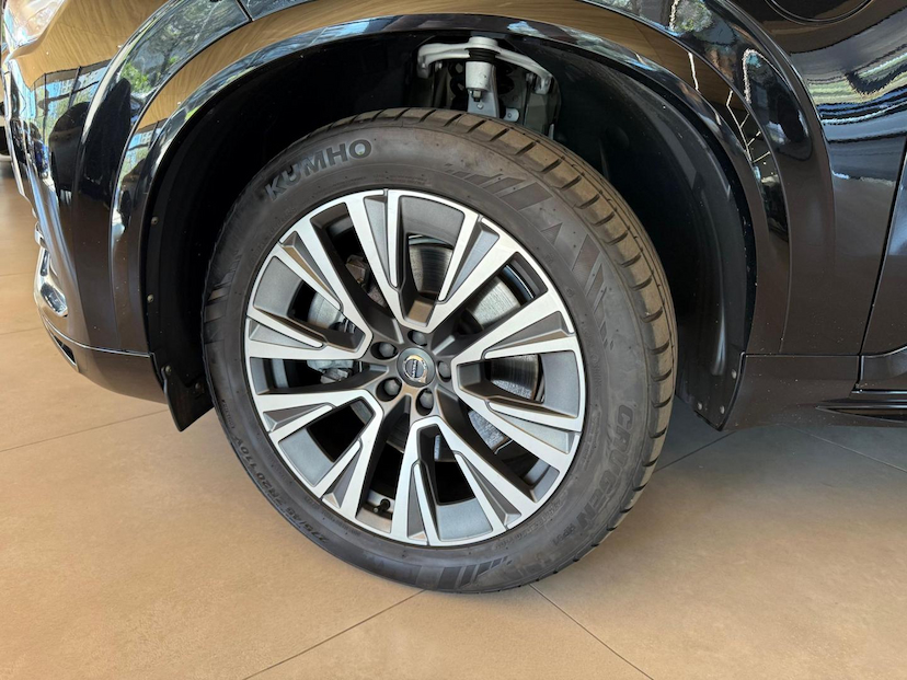 Foto do veículo VOLVO XC90  T8 MOMENTUM 2021 41.710 KM 295.000,00