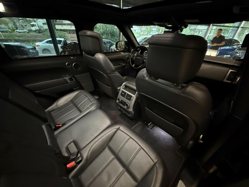 Foto do veículo LAND ROVER RANGE ROVER LR R.R SPT 3.0 TD HSE 2022 60.086 KM 425.000,00